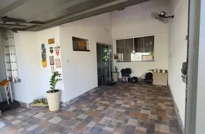 Casa residencial , 02 dormitórios sendo 01 suite, bairro mary dota chapadão.