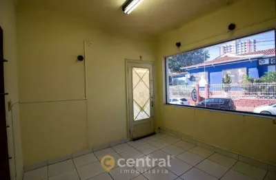 Casa residencial à locação, 08 dormitórios sendo 01 suite, 200m²- centro