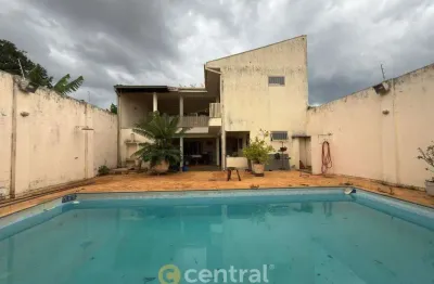 Sobrado | venda | 5 dormitórios | 3 msuítes | 3 salas | cozinha | piscina