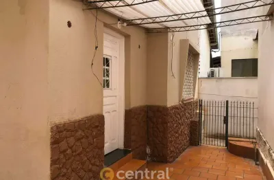 Casa com 2 quartos para alugar no Centro, Bauru 