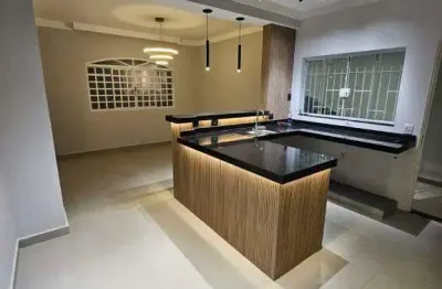 Casa vila souto | 3 dormitórios | 1 suíte | 3 vagas de garagens | amplo quintal