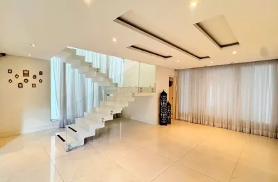 Casa com 4 quartos à venda na Rua Salvador Fiordelisio, 94, Vila Bertioga, São Paulo