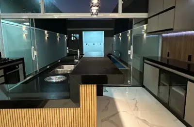 Linda casa/sobrado c/ piscina, cozinha gourmet, acabamento de 1ª