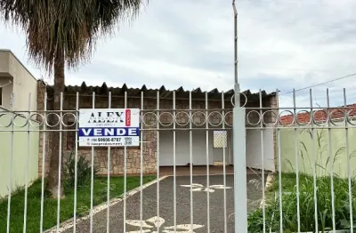 Casa no bairro jardim rosana em araras/sp, garagem e jardim frontal