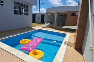 Belíssima casa 3/4 sendo 02 suítes 467m²c/ piscina em candelária