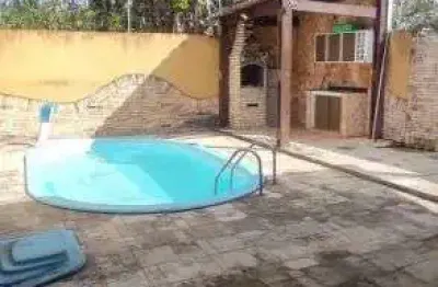 Belíssima casa 3/4 suite (por trás da caixa da maria lacerda)