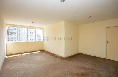 Apartamento amplo 3 quartos a venda no Batel – ideal para retrofit