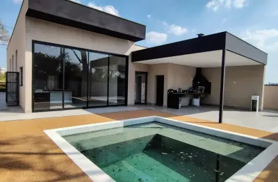 Residência alto padrão com piscina privativa na aldeia da serra