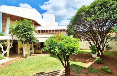 Casa charmosa com 4 quartos, sendo 2 suítes a venda na Cidade Universitária, próxima ao Santander em Barão Geraldo, Campinas