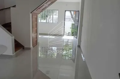 Rua charmosa quase particular-  casa 3 domitórios e 3 vagas - vila pompeia.