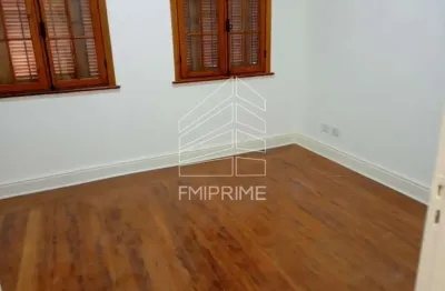 Casa comercial com 4 salas para alugar na Rua Catão, 835, Vila Romana, São Paulo