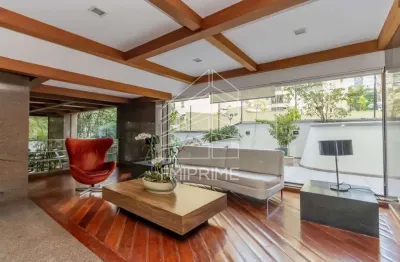 Este apartamento de mais de 300 metros quadrados é um verdadeiro refúgio de sofisticação e conforto