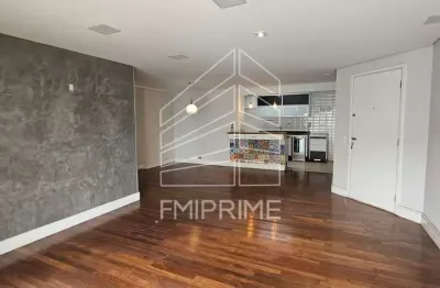 Apartamento espaçoso com 3 dormitórios (1 suíte), varanda ampla 2 vagas e andar alto na água branca