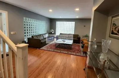 Casa com 3 quartos à venda na Rua Traipu, 1, Pacaembu, São Paulo