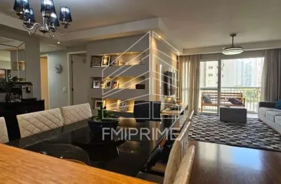 Apartamento mobiliado com 3 quartos (1 suíte), varanda ampla , 2 vagas para locação  na água branca