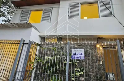 Casa para locação com 2 quartos,  2 banheiros e 1 vaga e escritório na pompeia