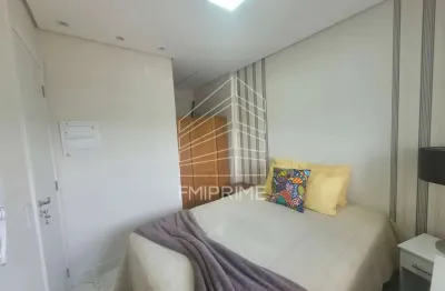 Apartamento com 1 dormitórios e vaga e varanda diisponivel para venda