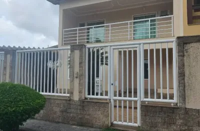 VENDA- VILA VALQUEIRE- Casa em condomínio, com 4 quartos(sendo 2 suite), piscina e churrasqueira.