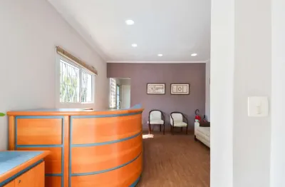 Casa comercial à venda na Rua Teodureto Souto, 905, Cambuci, São Paulo