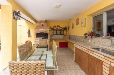 Sobrado para venda em Parque São Domingos com 3 quartos, sendo 1 suíte , 306m²