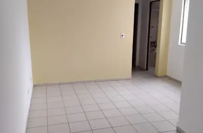 Condominio proximo ao parque do horto florestal, prox a feiras livres padarias, farmacias mercados , ponto de onibus em frente