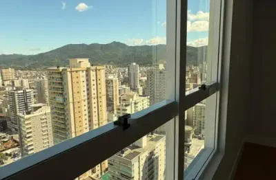Este apartamento em meia praia, itapema, é para quem busca espaço de verdade, conforto absoluto e a liberdade de viver alto padrão sem limites.