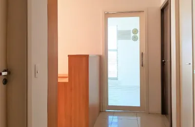 Sala comercial no Centro Policlínico - pronta para área da saúde com 2 salas e recepção na Av. Bandeirantes – Hospitais