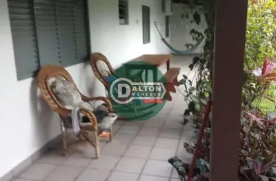 Casa com 3 quartos à venda na rodovia joão gualberto soares, 7340, são joão do rio vermelho, florianópolis, 170 m2 por r$ 650.000