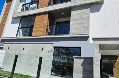 Apartamento novo com móveis planejados na cozinha e banheiros