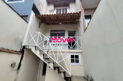 Casa com 2 quartos para alugar no Jardim Amália, Volta Redonda  por R$ 1.900