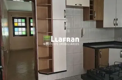 Casa com 2 quartos à venda na Rua Quinze de Outubro, 77, Vila Iasi, Taboão da Serra