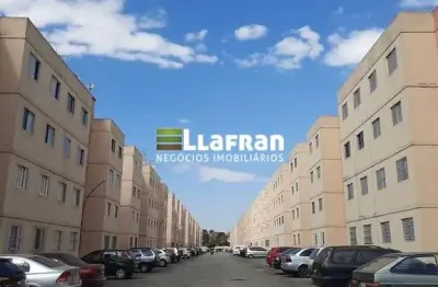 Apartamento com 2 quartos para alugar na Rua Mário Latorre, 245, Parque Pinheiros, Taboão da Serra