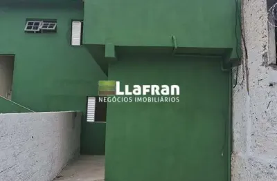 Casa com 2 quartos para alugar na Rua Bernardo Tavares, 001, Vila Pirajussara, São Paulo