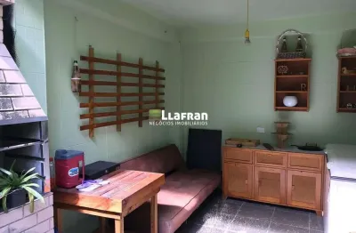 Casa com 3 quartos para alugar na Rua Maria Aparecida Peregrino, 01, Jardim São Miguel, Taboão da Serra