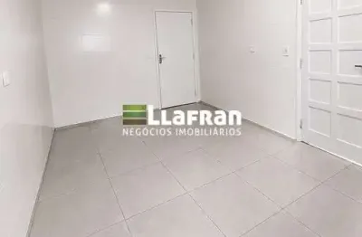 Casa com 3 quartos para alugar na Rua Manuel Alonso Esteves, 0001, Rio Pequeno, São Paulo