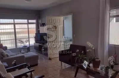 Você encontrou! linda casa, espaçosa e com ótima localização.