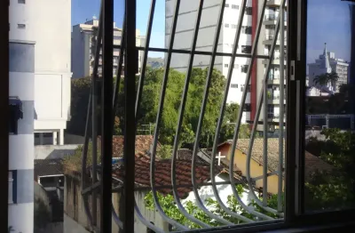 Apartamento no miolo de santa rosa 2 quartos, vaga, frente, sol da manhã