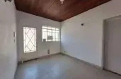 Ótima casa térrea 90m² com 2 quartos na quarta parada próximo ao metrô belém