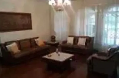 Sobrado com edicula no alto da mooca. 4 dormitorios sendo 1 suite e vaga para 4 carros