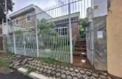 Casatérrea à venda de 240m² com 3 quartos 1 suíte garagem para 5 carros na quarta parada