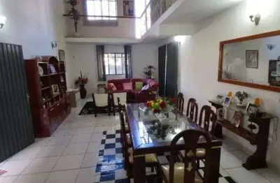 Casa c/ 4 quartos 1 suíte 2 pavimentos em excelente localização em maruípe