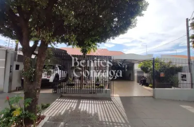 Casa com piscina e 4 quartos à venda no Conjunto Habitacional Sol Nascente, Maringá, PR. Excelente