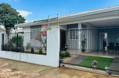 Casa térrea com 3 quartos, escritório, área gourmet e 4 vagas – próxima à av. mandacaru e alexandre