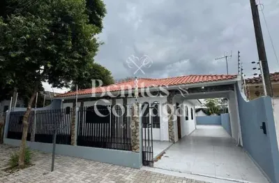 Casa Espaçosa à Venda em Sarandi – 3 Quartos, Suíte, Edícula, Garagem Ampla e Terreno de 348m²