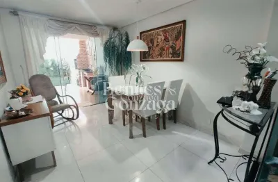 Sobrado com 2 suítes mais 1 quarto à venda no Jardim Novo Horizonte, com 205 m² privativos. Excelen