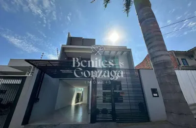 Sobrado à venda, Jardim Petrópolis, Maringá, PR. Excelente imóvel lindamente modulado e com piscina