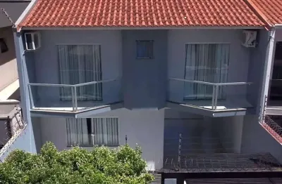 Casa com 3 quartos à venda na Rua Hélio Jarreta, 141, Vila Bosque, Maringá