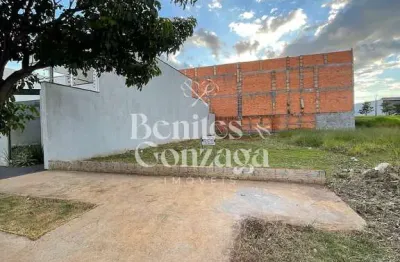 Casa à venda na Rua Maria Inêz Fernandes Saporetti, 20, Bom Jardim, Maringá