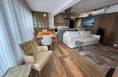 Apartamento com 2 dormitórios sendo 1 suíte e 2 vagas de garagem.