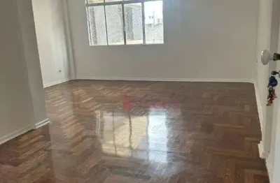 Apartamento com 3 dormitórios sendo 1 suíte e 1 vaga de garagem.